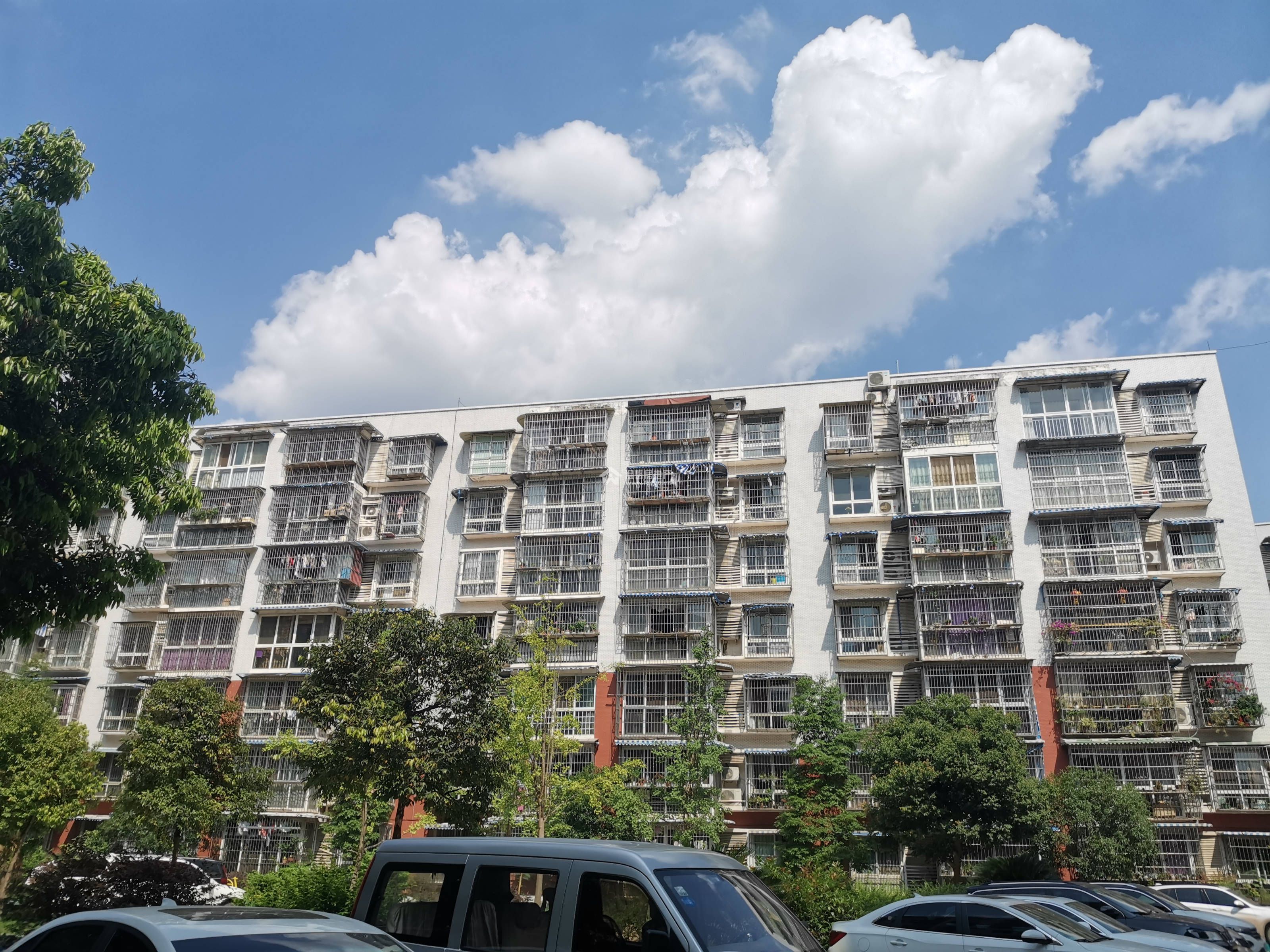 西峰丽景图片