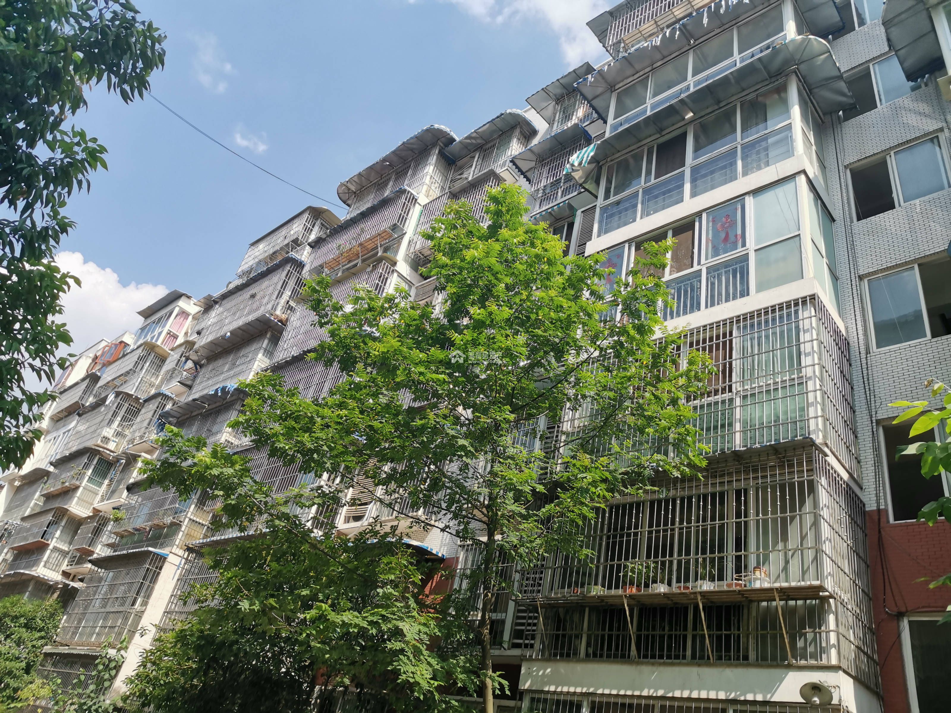 西峰丽景图片